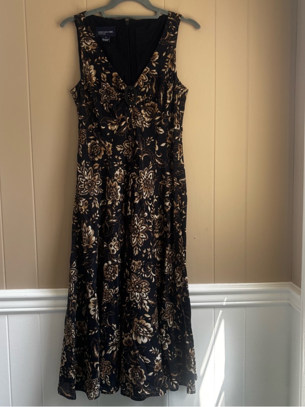 Jones New York black& gold floral midi dress with V-neckline and zipper. Size 8